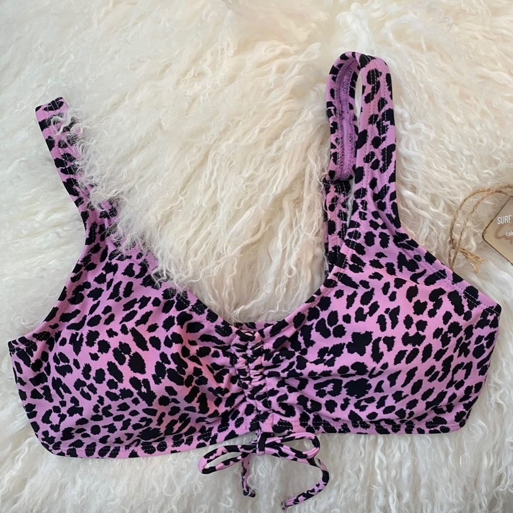cabana del sol pink leopard bikini top. Size M. NWT